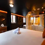Apartamento La De Vénus - à Thème Jacuzzi Et Pièce Secrète - évasion Pour Deux Schirrhein