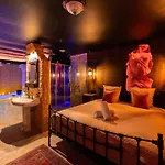 La De Venus - A Theme Jacuzzi Et Piece Secrete - Evasion Pour Deux *