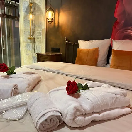 La De Venus - A Theme Jacuzzi Et Piece Secrete - Evasion Pour Deux 公寓 Schirrhein