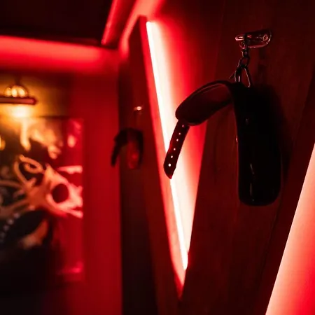 La De Venus - A Theme Jacuzzi Et Piece Secrete - Evasion Pour Deux *