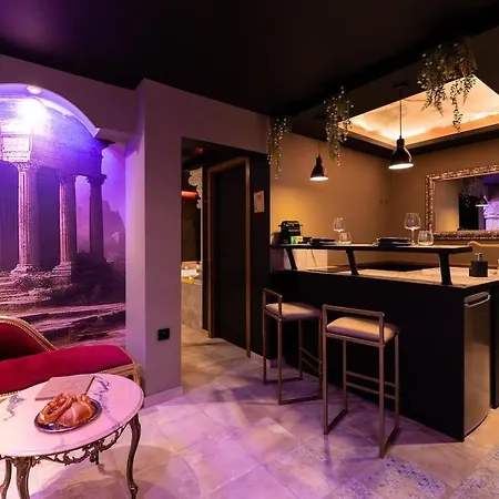 La De Venus - A Theme Jacuzzi Et Piece Secrete - Evasion Pour Deux *