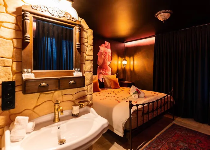 La De Venus - A Theme Jacuzzi Et Piece Secrete - Evasion Pour Deux شقة